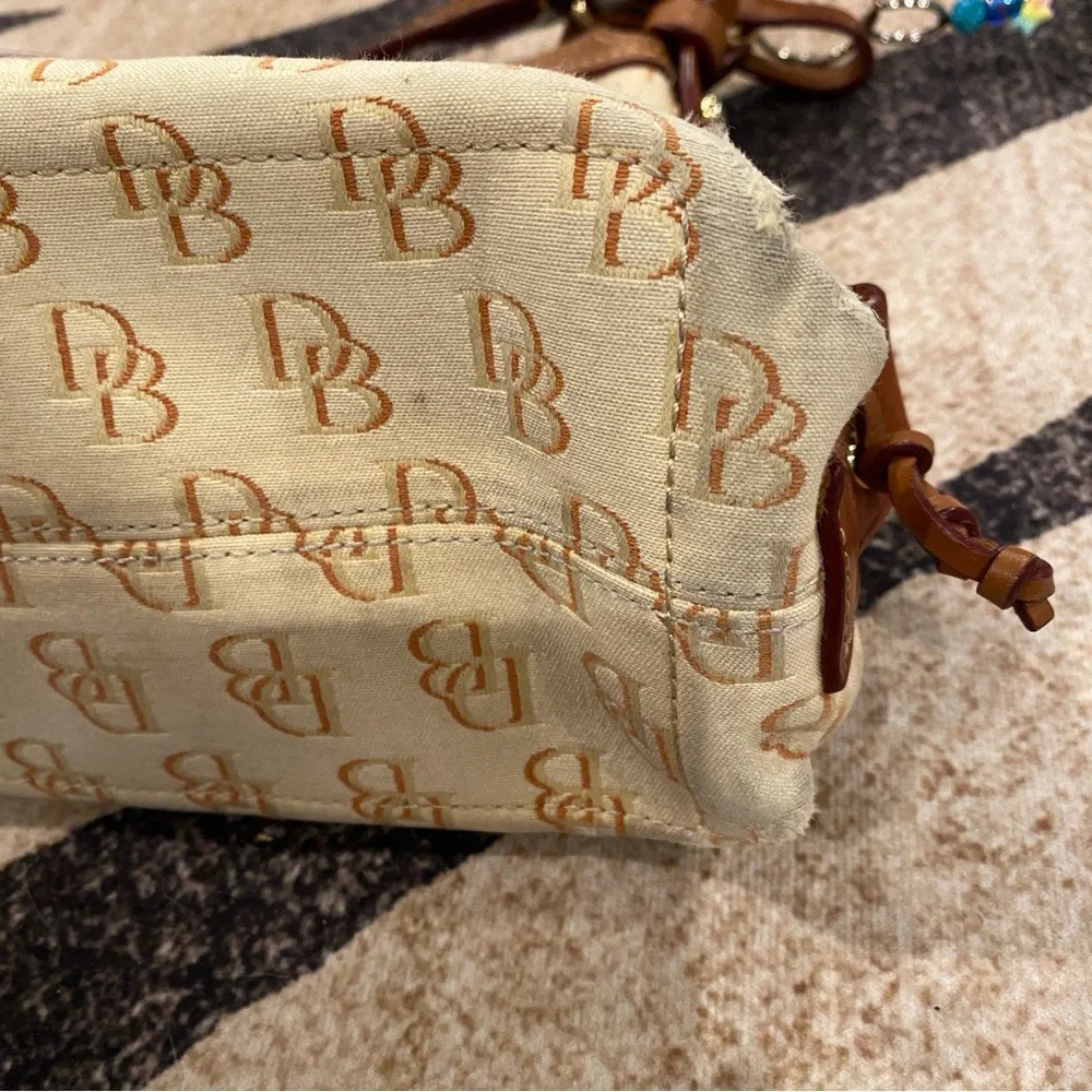 Bag, Dooney & Bourke Tan Monogram Hobo - Picture 12 of 16